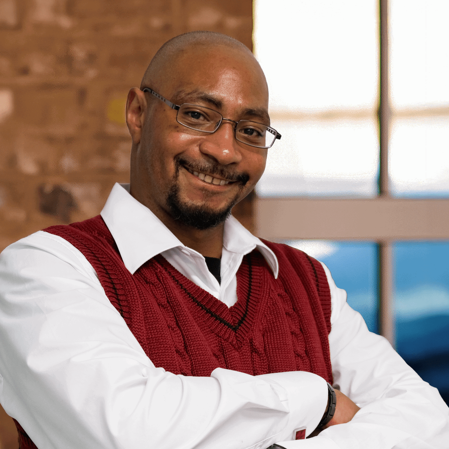 Headshot of Donyo Turner